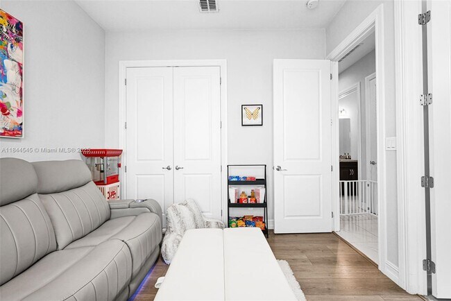 Building Photo - 8855 Watercrest Cir W