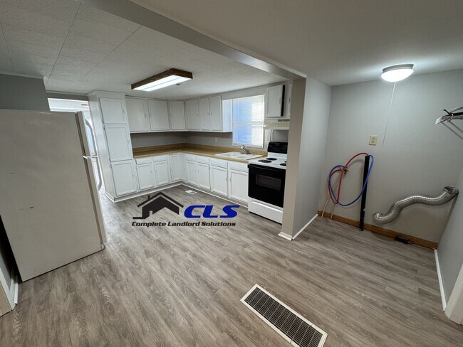 Building Photo - 3100 N 14th St