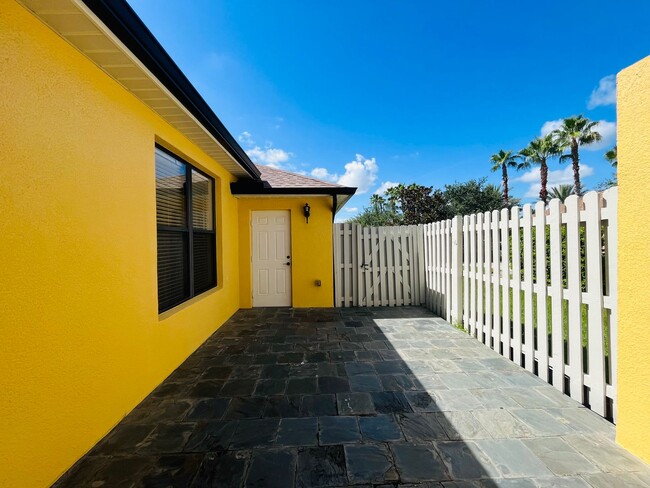 Building Photo - Hunter's Creek - 3 Bedroom, 2.5 Bathroom T...