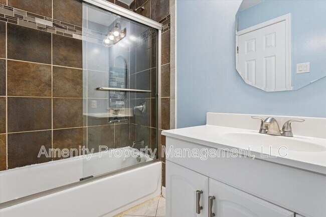 Building Photo - 139 Nicewood Dr