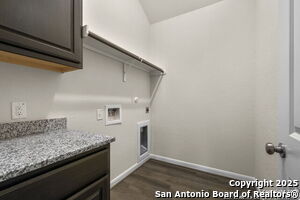 Building Photo - 6595 Mason Vly