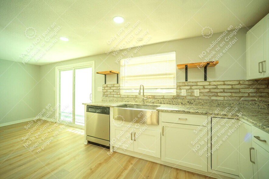 Primary Photo - 4811 N 30th St