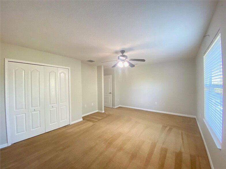 Building Photo - 944 Lost Grove Cir