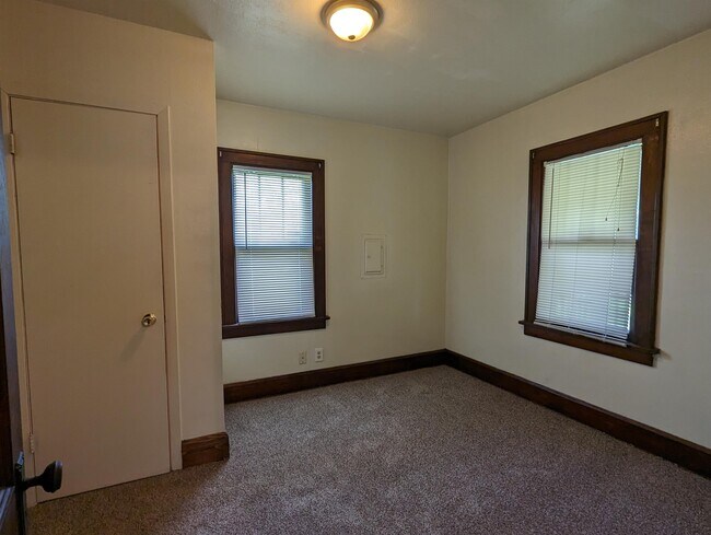 Building Photo - 203 Webster Ave