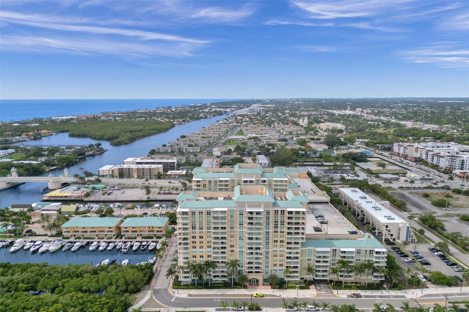 Building Photo - 700 E Boynton Beach Blvd