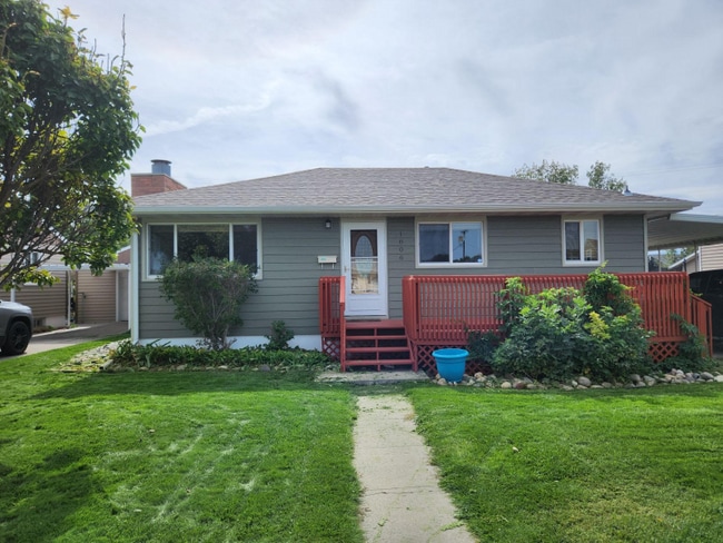 Building Photo - 1806 Alderson Ave