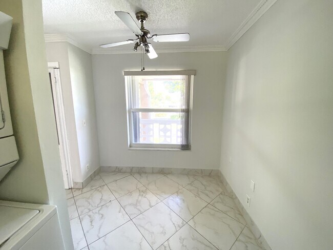 Building Photo - 2480 Juniper Dr