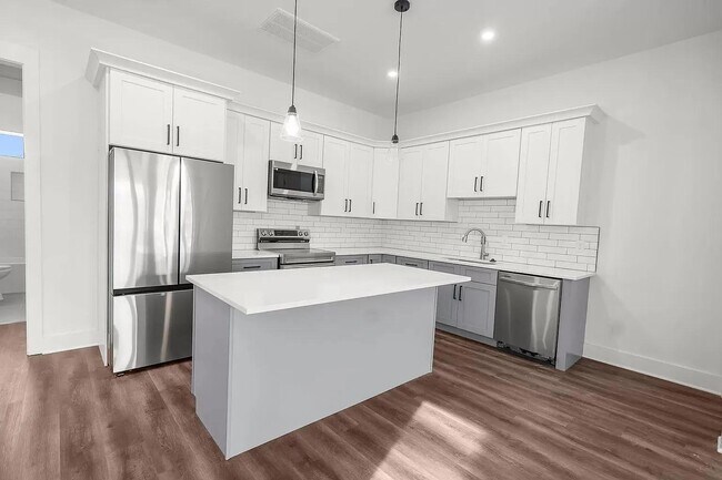 Building Photo - 4318 Woods St