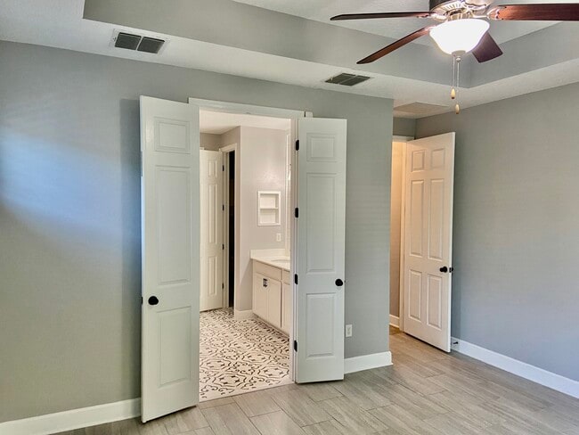 Building Photo - 30 Paradise Valley Dr