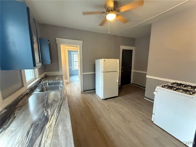 Building Photo - 367 Furman St