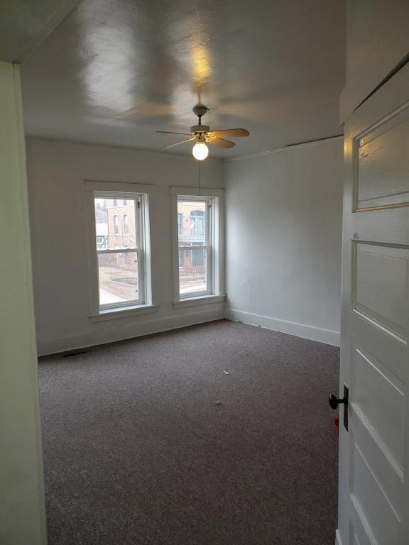 Building Photo - 303 1/2 W High St #6-Apt#6