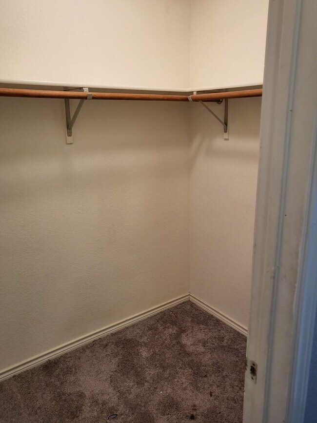 Building Photo - 6411 Clear Pool Dr