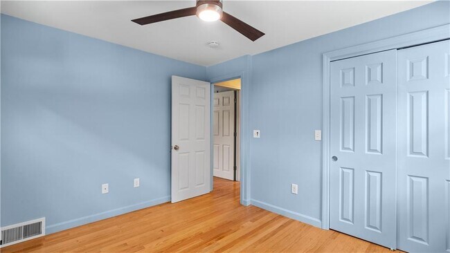Building Photo - 40 Sachem Rd