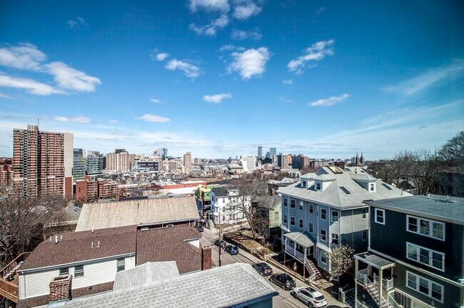 Building Photo - 70 Parker Hill Ave