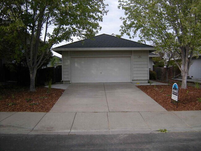 Primary Photo - Charming 3-bedroom, 2-bathroom home!