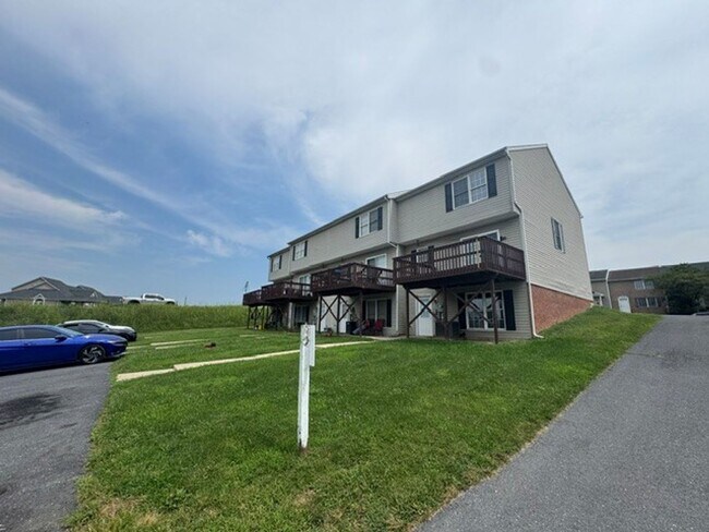 Building Photo - 1058 Oriole Ln
