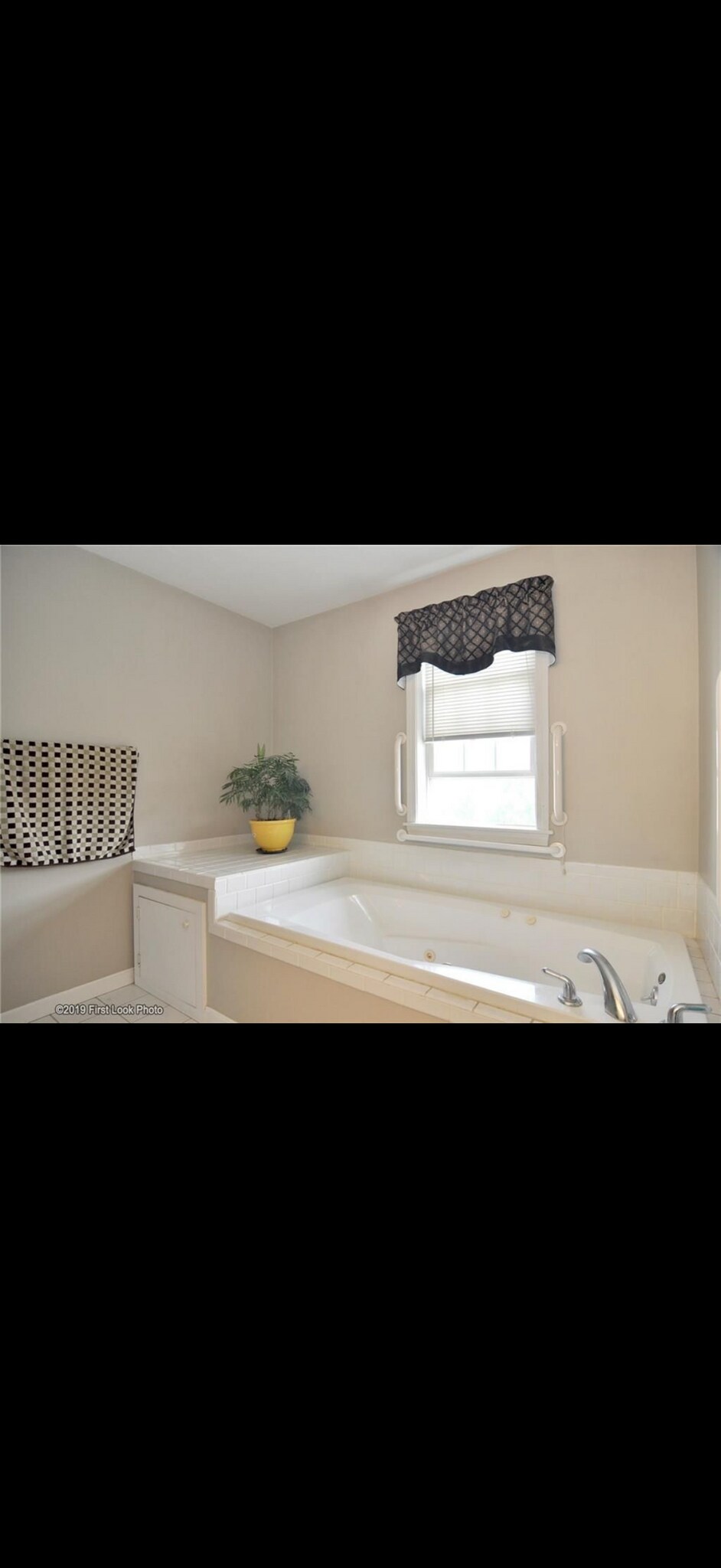 Building Photo - 324 Rhode Island Ave