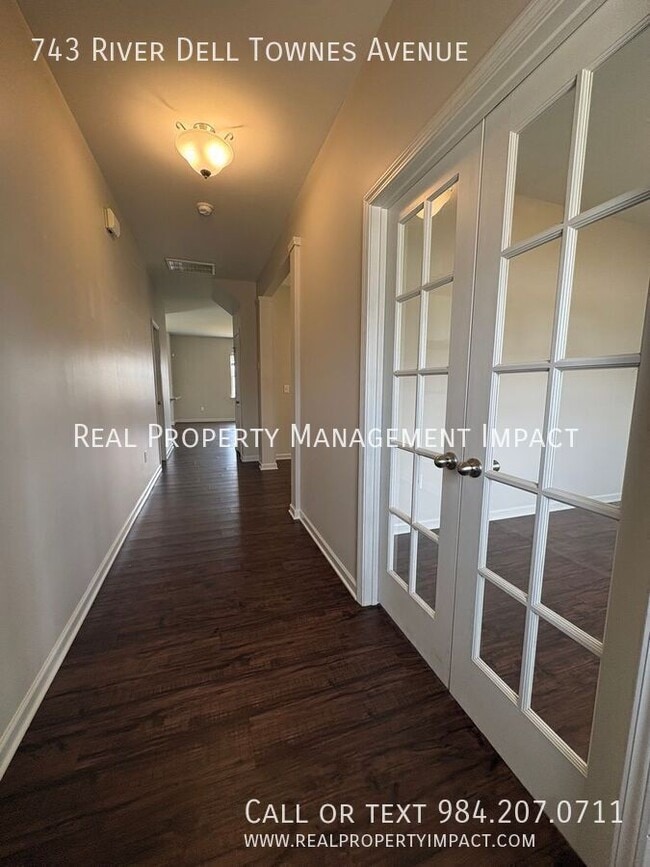 Building Photo - 743 River Dell Townes Ave.