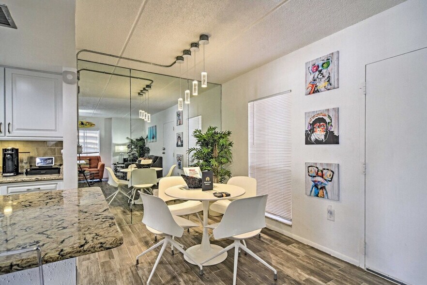 Building Photo - 8931 Blind Pass Rd