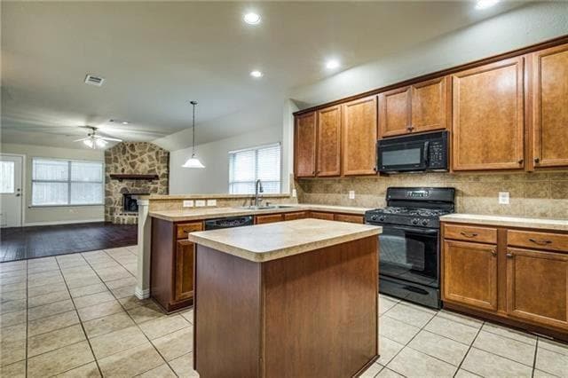 Building Photo - 811 Creekside Dr
