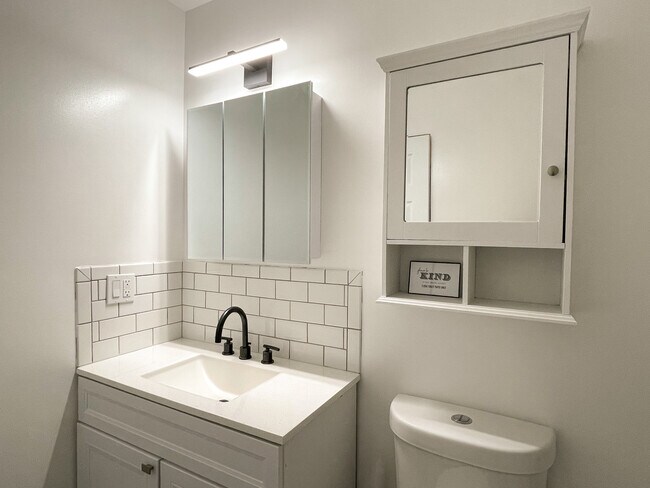 Building Photo - 126 Hackett Pl