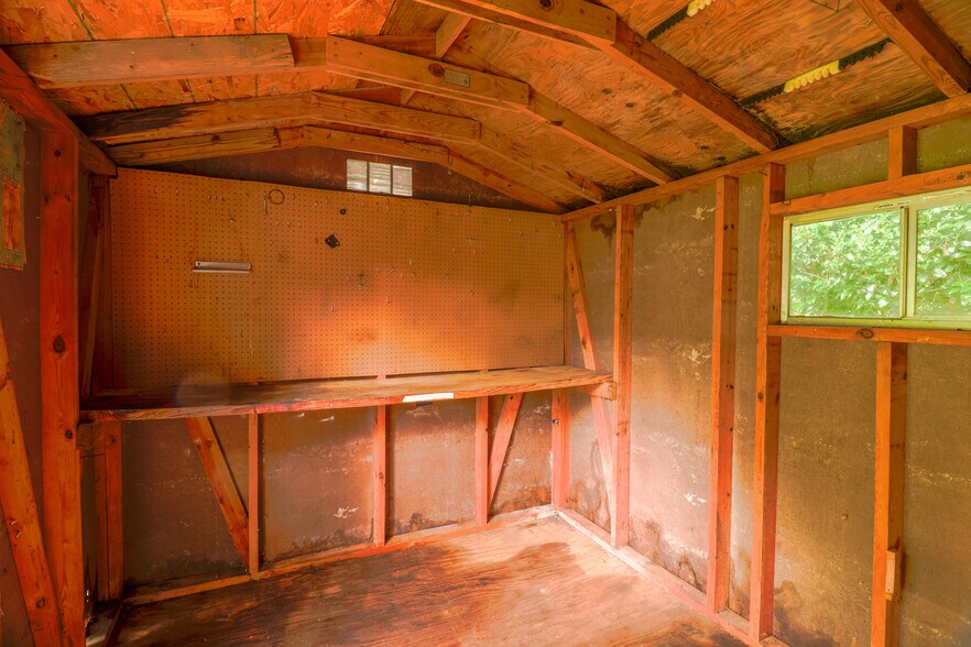Building Photo - 2608 Meadow Lark Ln