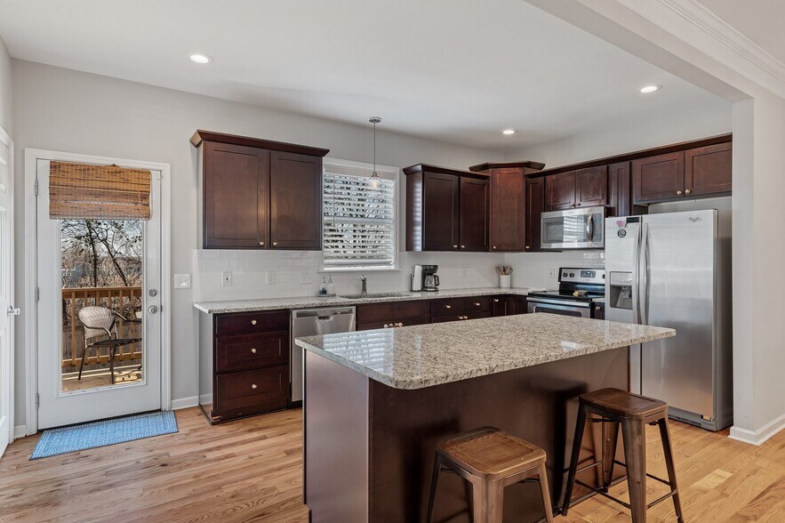 Building Photo - 3206 Anderson Pl