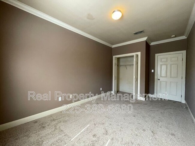 Building Photo - 31855 LA-16