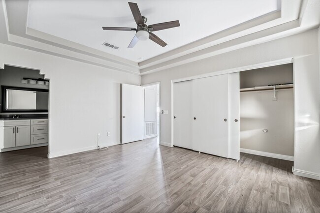 Building Photo - 1851 Hillpointe Rd