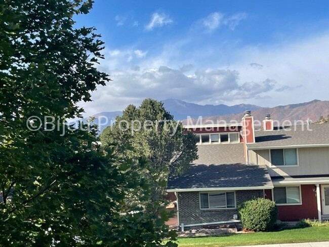 Building Photo - 6735 Delmonico Dr