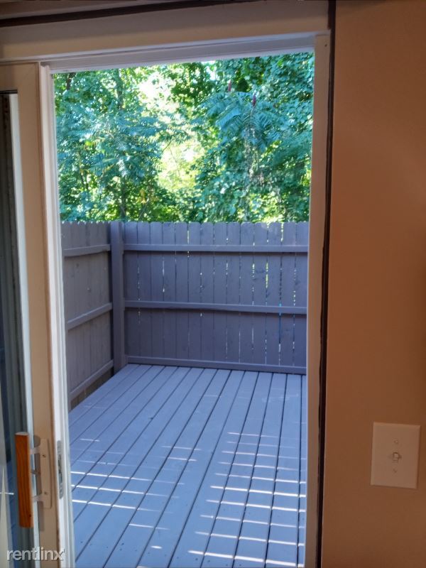 Building Photo - 2 br, 1.5 bath Condo - 1 Peppertree Ln Condo