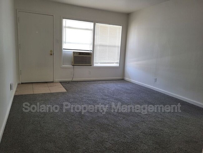 Building Photo - 1725 Idaho St