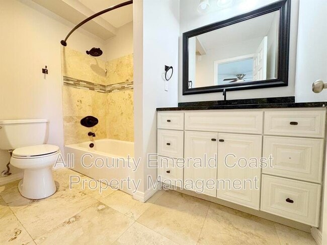 Building Photo - 710 Swan Ln