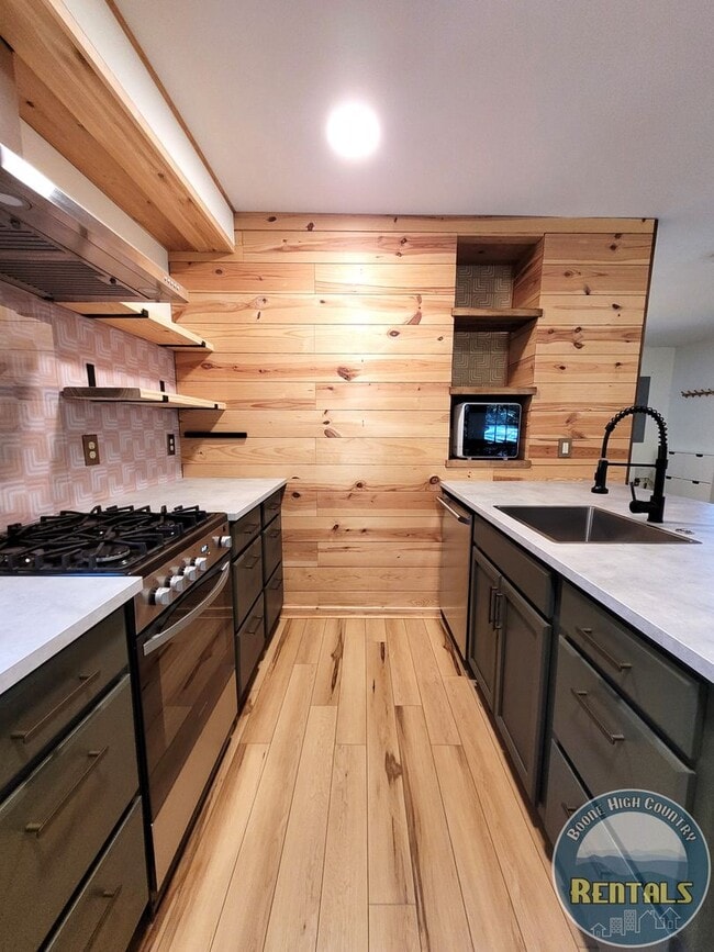 Building Photo - Beautiful 1 Bedroom Home with a Loft