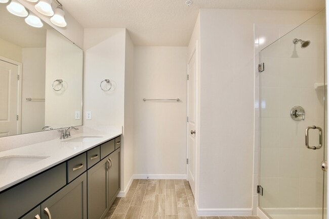 Building Photo - Beautiful 3/2.5 Modern Townhome with a Pri...