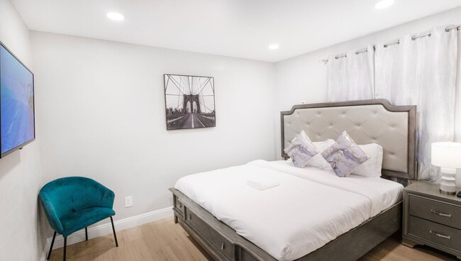 Building Photo - 8356 Adams St