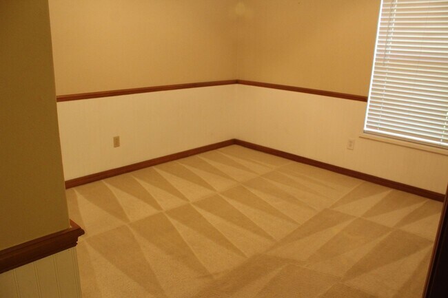 Building Photo - 3 bed 2 bath Home in Port Orange