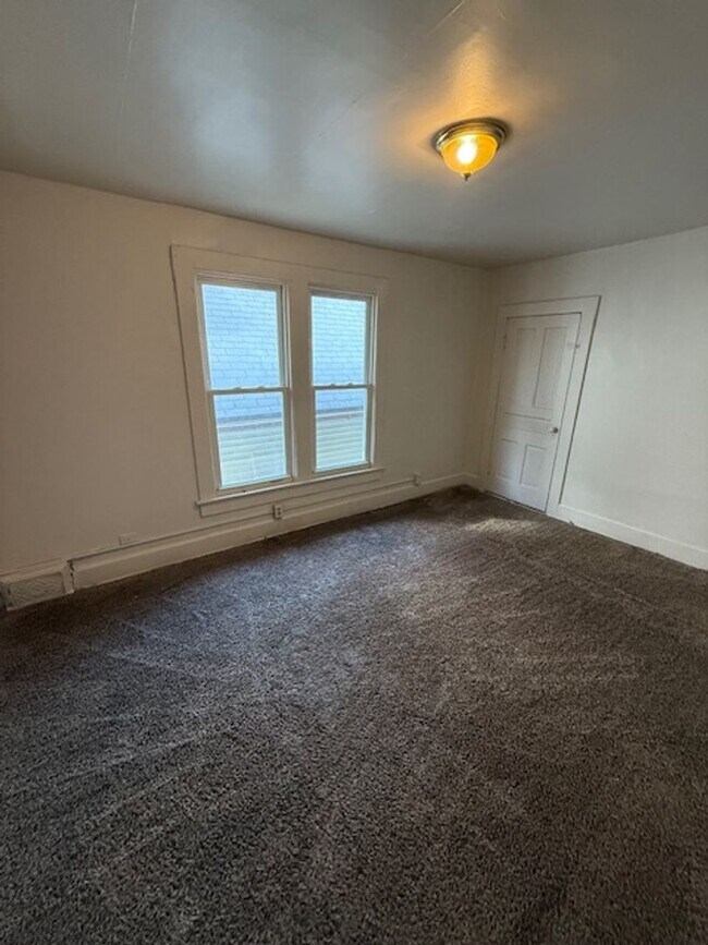 Building Photo - 205-207 West Oregon Street