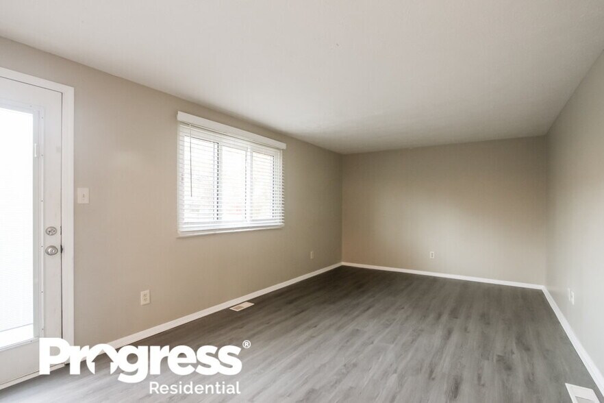 Building Photo - 8931 Squire Ct