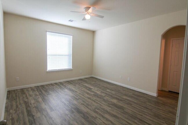 Building Photo - Bavaria - 12218 Gemma Ln, Houston, TX, 77044