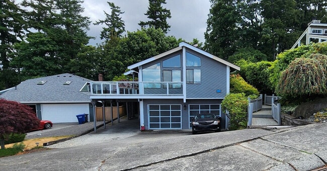 Building Photo - 5017 23rd Ave W