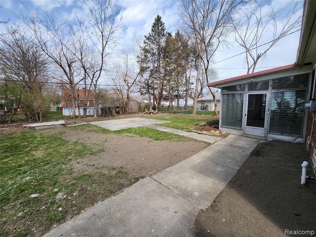 Building Photo - 15705 Juliana Ave