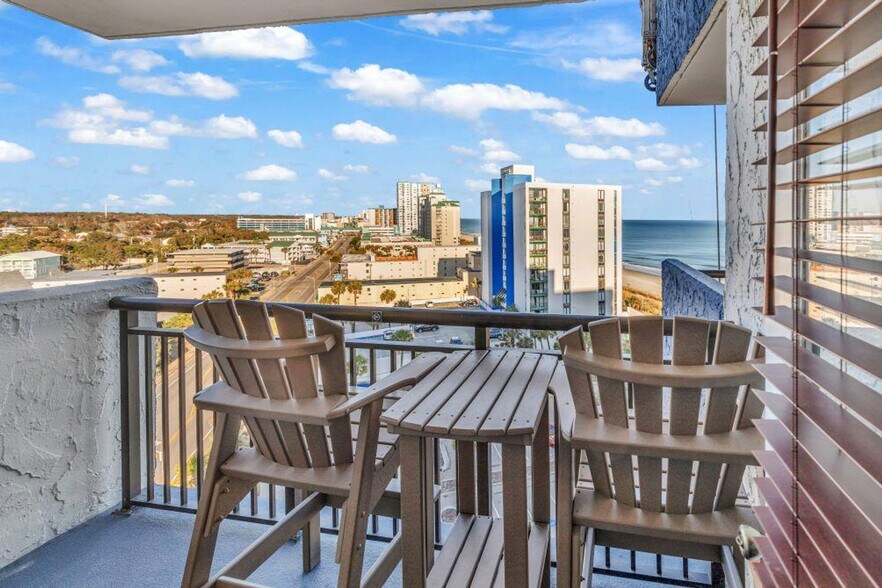 Building Photo - 2001 S Ocean Blvd