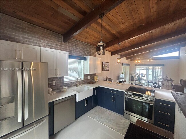 Building Photo - 322 Briarwood Cir