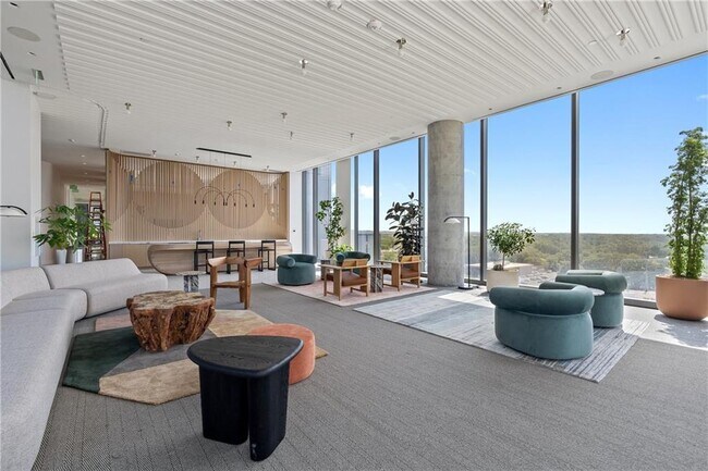 Building Photo - 44 East Ave