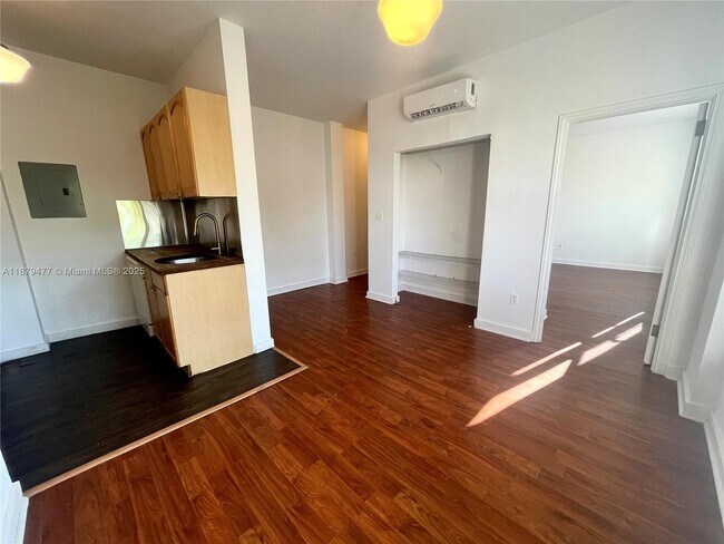 Building Photo - 4035 Meridian Ave