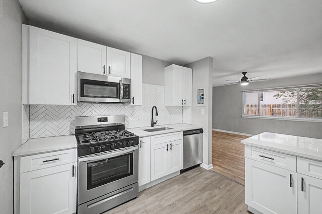 Building Photo - 2910 S Delaware St