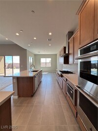 Building Photo - 11831 Giroma Ave