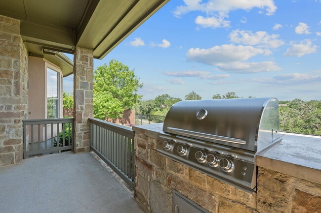 Building Photo - 13271 Mesa Verde Dr