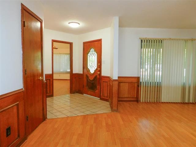 Building Photo - 110 Carolyn Ln